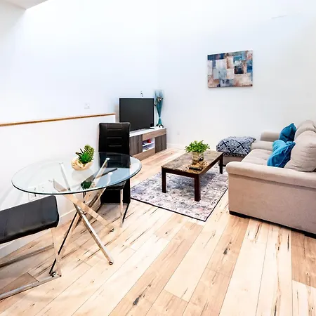 Cozy Modern 2-Bedroom 3 Levels Loft Central Location Close To Downtown La